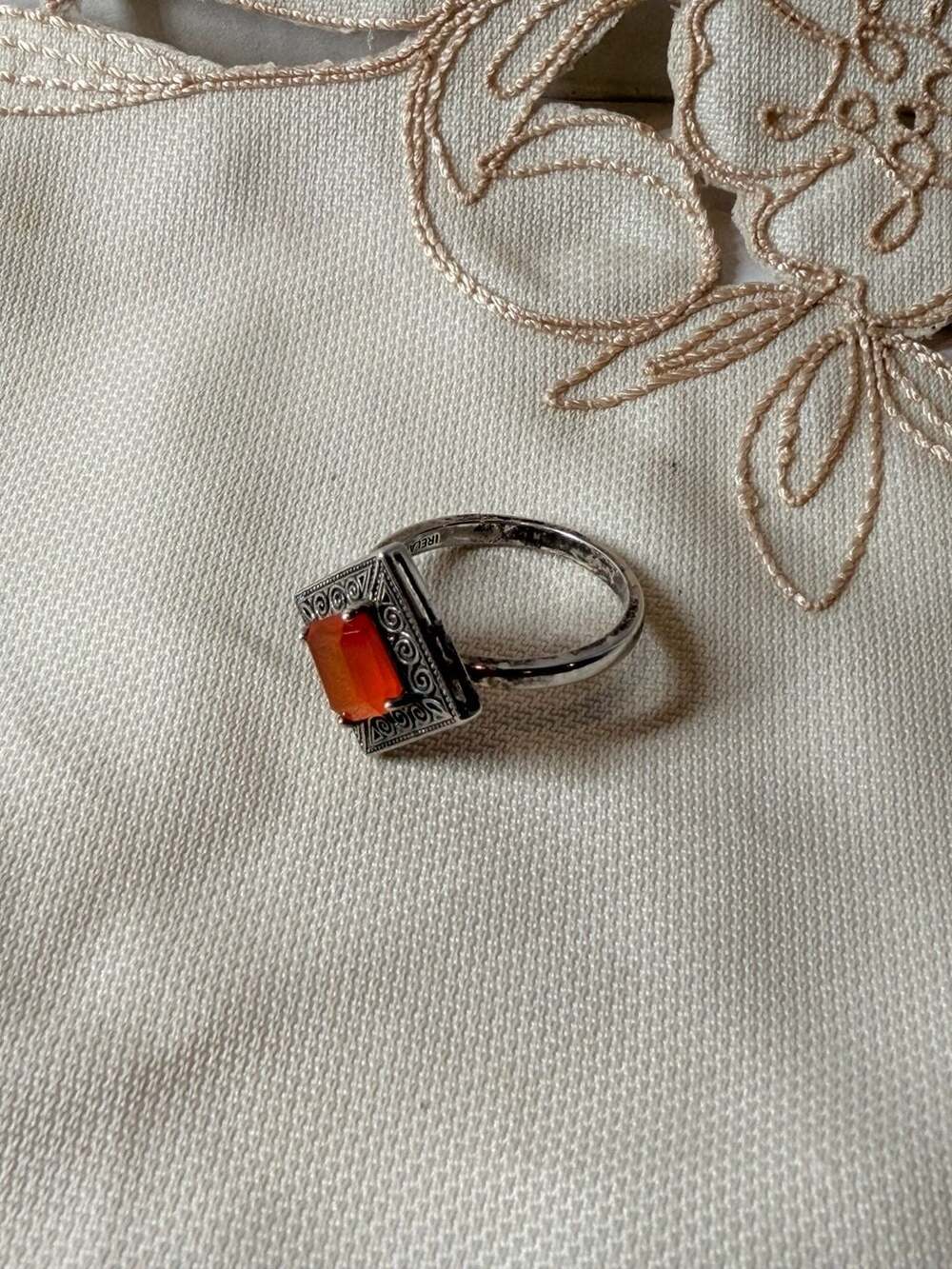 Vintage Ireland SW 925 Sterling Silver Orange Carnelian Filigree Ring - Picture 3 of 6